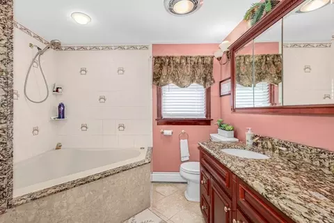 Bath - 30 Saybrook Rd, Worcester, MA 01604 photo 1 of 2