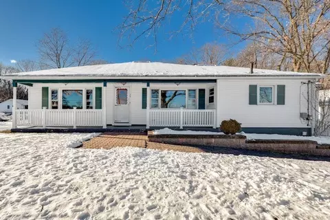 Exterior - 30 Saybrook Rd, Worcester, MA 01604 photo 2 of 7