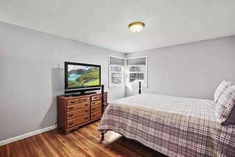 Bedroom - 34 Ridgewood Rd, Worcester, MA 01606 photo 3 of 7
