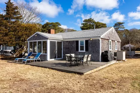 31 Norsemans Bch, Dennis, MA 02660