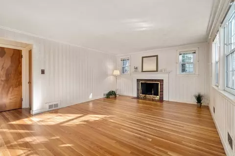 Living - 27 Sunset Dr, Framingham, MA 01701 photo 1 of 5