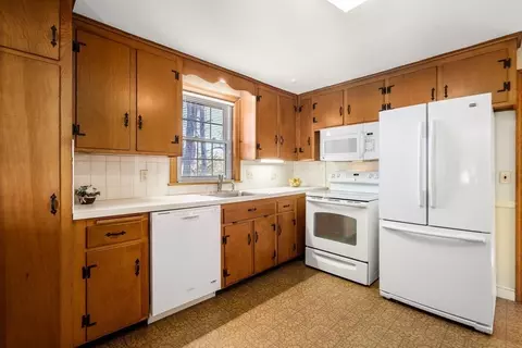 Kitchen - 27 Sunset Dr, Framingham, MA 01701 photo 1 of 1