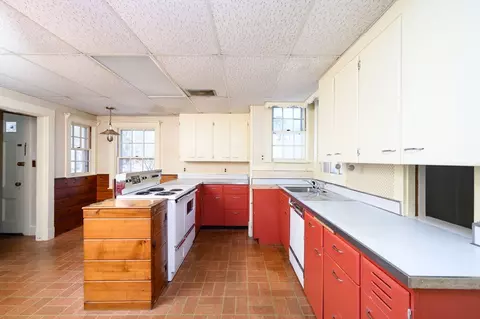 Kitchen - 56 Garrison Rd, Hingham, MA 02043 photo 3 of 3