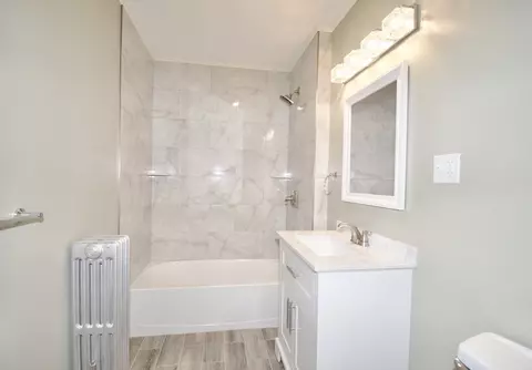 Bath - 158 Gilbert Ave, Springfield, MA 01119 photo 2 of 2