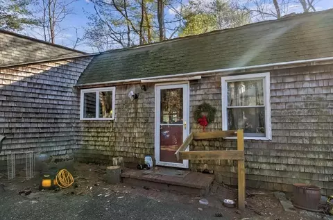 109 Glen St, Rowley, MA 01969 photo 2