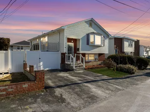 86 Geneva St, Revere, MA 02151