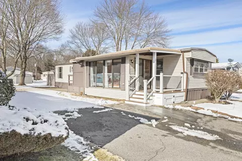 29 Thayer Dr, Taunton, MA 02780