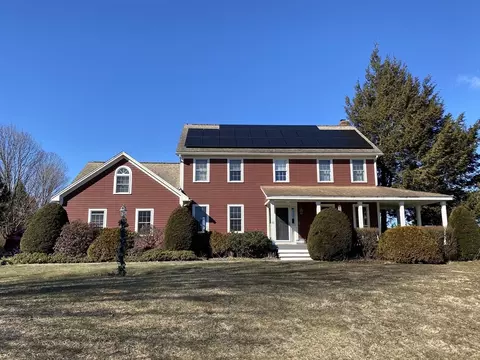 62 Howard Hepburn Dr, Sunderland, MA 01375