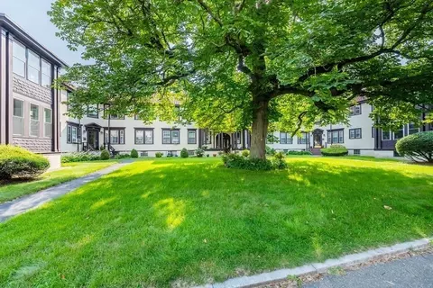 98 Main St #B, Andover, MA 01810
