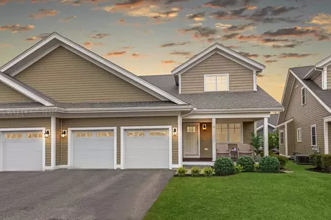 11 Longwood Ln #11, Hanover, MA 02339