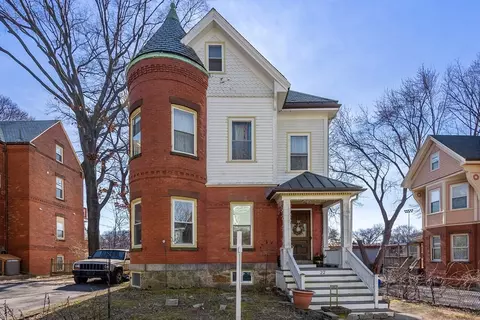 22 Kent Sq #1, Brookline, MA 02446