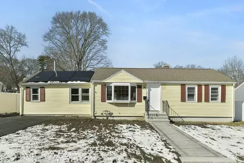 4 Lind Ter, Randolph, MA 02368