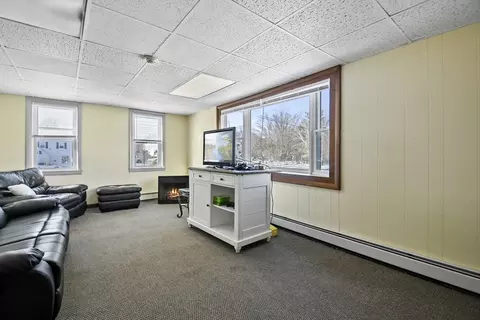 9 Sutton Ave, Oxford, MA 01540 photo 2