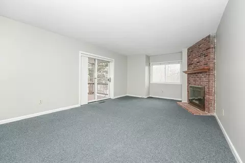 Living - 43 Captain Eames Cir #43, Ashland, MA 01721 photo 3 of 4