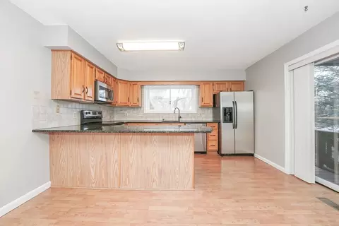 Kitchen - 43 Captain Eames Cir #43, Ashland, MA 01721 photo 5 of 5