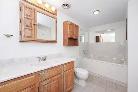 Bath - 43 Captain Eames Cir #43, Ashland, MA 01721 photo 1 of 4