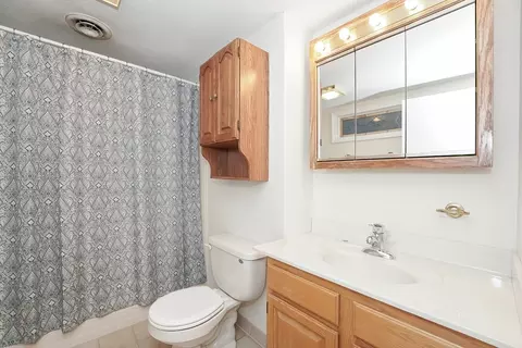 Bath - 43 Captain Eames Cir #43, Ashland, MA 01721 photo 3 of 4