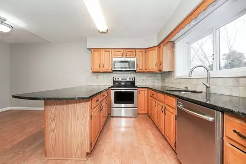 Kitchen - 43 Captain Eames Cir #43, Ashland, MA 01721 photo 1 of 5