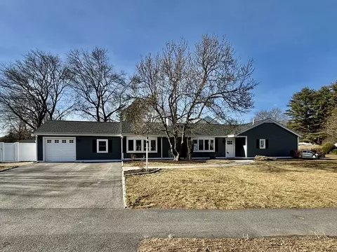 25 Hemlock Dr, Natick, MA 01760
