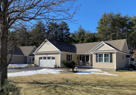 19 Pilgrim Cir, Nashua, NH 03063