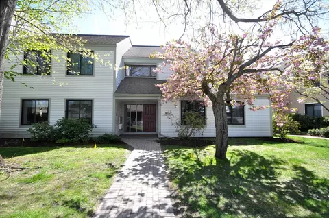 6 Concord Greene #5, Concord, MA 01742