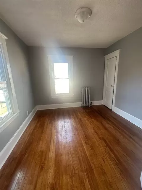Entry Way - 249 Oak Grove Ave, Springfield, MA 01109 photo 2 of 2
