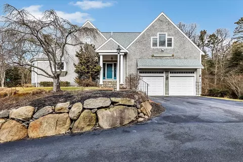 70 Katelyn Hls, Falmouth, MA 02540