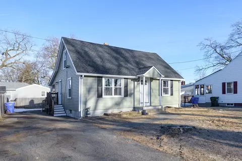 Exterior - 94 Lang St, Springfield, MA 01104 photo 5 of 5