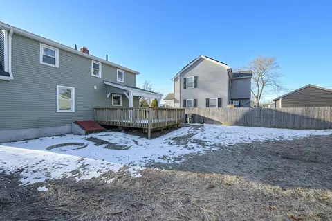 Exterior - 94 Lang St, Springfield, MA 01104 photo 4 of 5