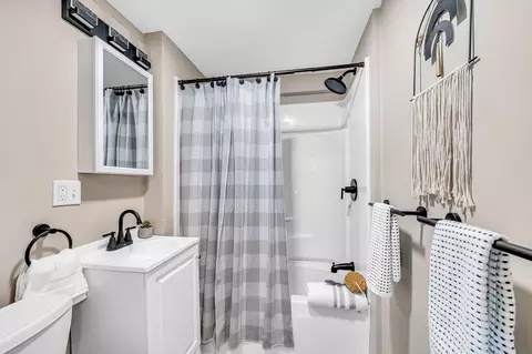 Bath - 94 Lang St, Springfield, MA 01104 photo 1 of 2