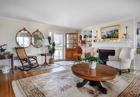 34 Rockland House Rd, Hull, MA 02045
