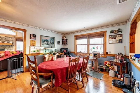 Dining - 220 Senator St, Springfield, MA 01129 photo 2 of 3