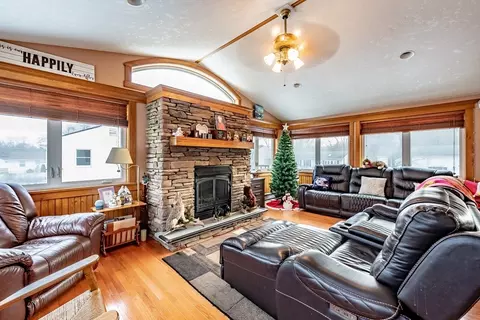 Living - 220 Senator St, Springfield, MA 01129 photo 1 of 6