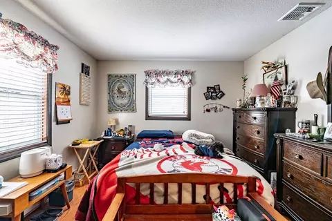 Bedroom - 220 Senator St, Springfield, MA 01129 photo 6 of 6