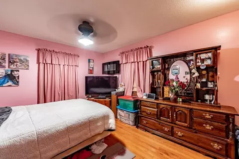 Bedroom - 220 Senator St, Springfield, MA 01129 photo 4 of 6