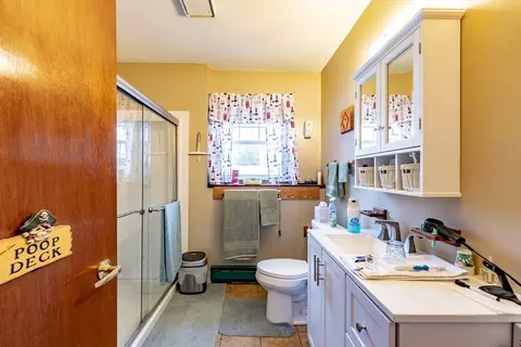 Bath - 220 Senator St, Springfield, MA 01129 photo 2 of 2