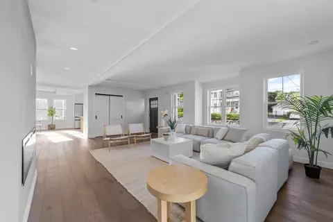Living - 70 Mt Vernon St, Reading, MA 01867 photo 3 of 5