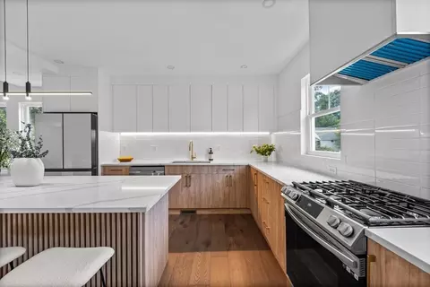 Kitchen - 70 Mt Vernon St, Reading, MA 01867 photo 2 of 4