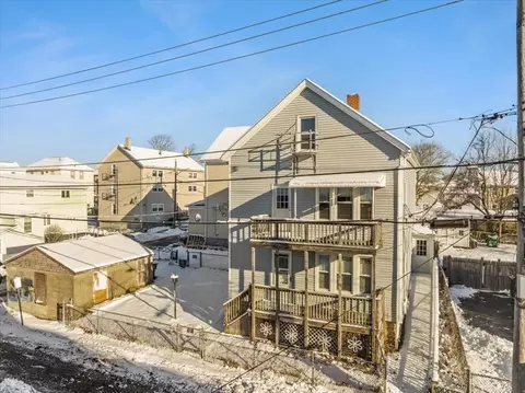 Exterior - 194 Hamlet St, Fall River, MA 02724 photo 3 of 5
