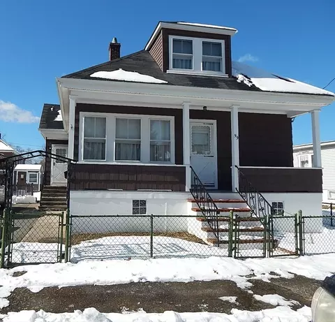 99 Stephen St, Dartmouth, MA 02748