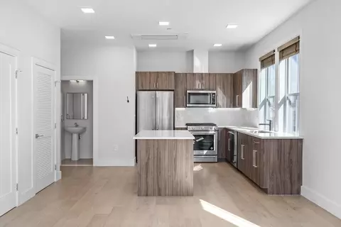 24 Rush St #G, Somerville, MA 02145