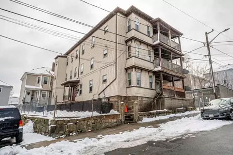 136 Lonsdale St, Fall River, MA 02721