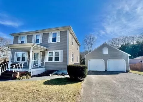 42 Smiths Ln, Kingston, MA 02364