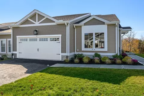 66 Park Hill Ave #14HD, Millbury, MA 01527
