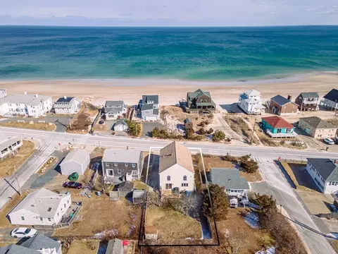 194 Taylor Ave, Plymouth, MA 02360