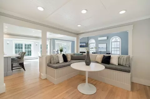 Living - 29 Castle View Dr, Gloucester, MA 01930 photo 1 of 3