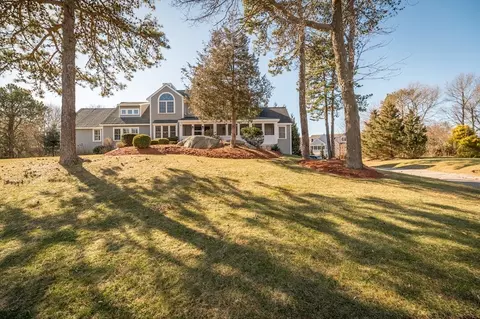 Exterior - 29 Castle View Dr, Gloucester, MA 01930 photo 5 of 7