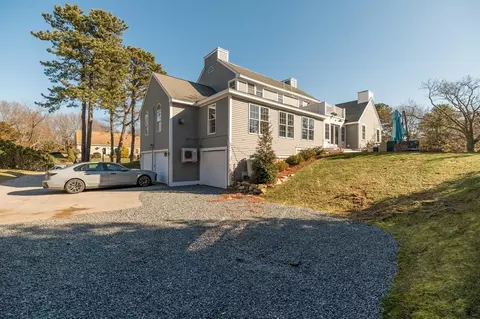 Exterior - 29 Castle View Dr, Gloucester, MA 01930 photo 2 of 7