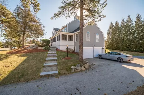 Exterior - 29 Castle View Dr, Gloucester, MA 01930 photo 3 of 7