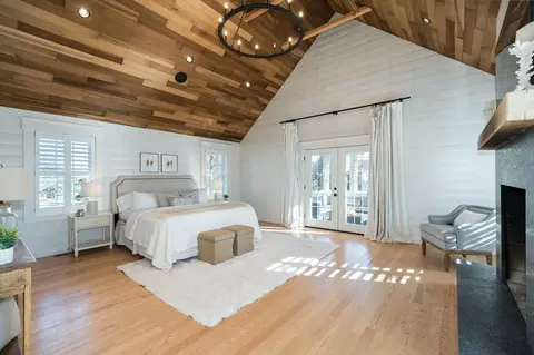Bedroom - 29 Castle View Dr, Gloucester, MA 01930 photo 2 of 4
